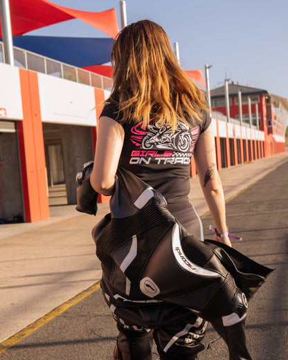 Girls on Track Crop