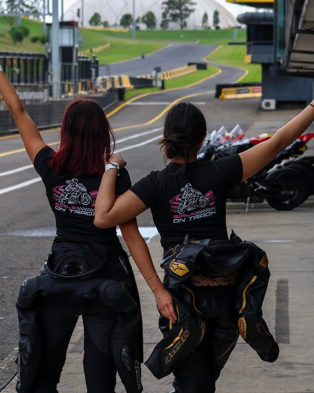 Girls on Track Crop
